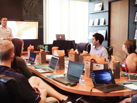 Kunststof plaat PP / PESheet-rollen voor voedseltrays Kunststof plaat PP / PESheet-rollen voor voedseltrays